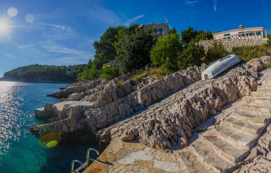 Croatie Brac Seafront villa en pierre à louer