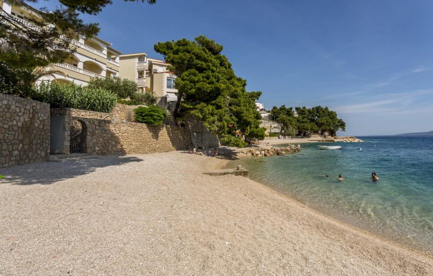 Croatia Omis area beach house for rent