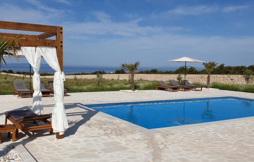 Croatia Pag Island villa with tennis court for rent
