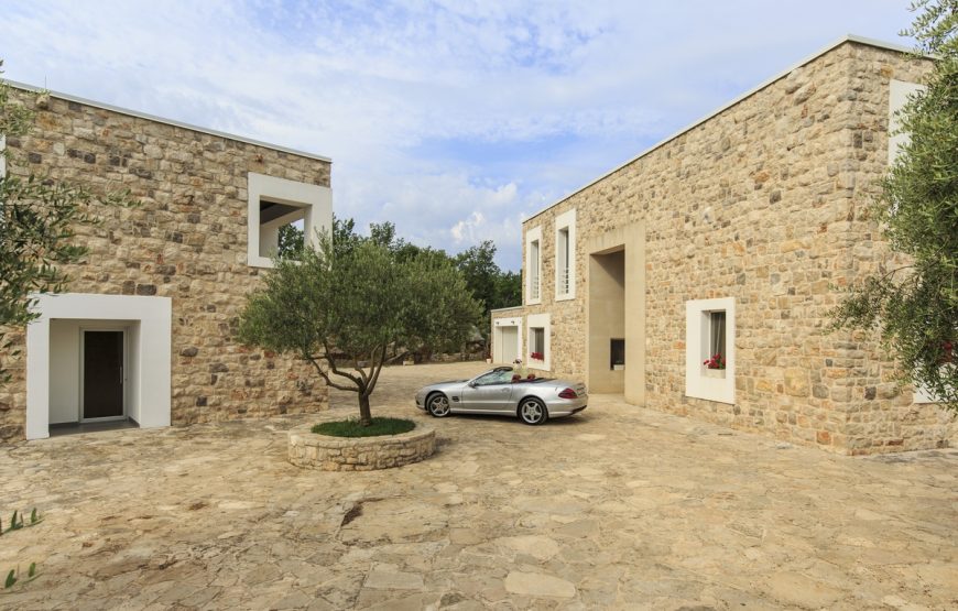 Makarska area Stone residence for rent