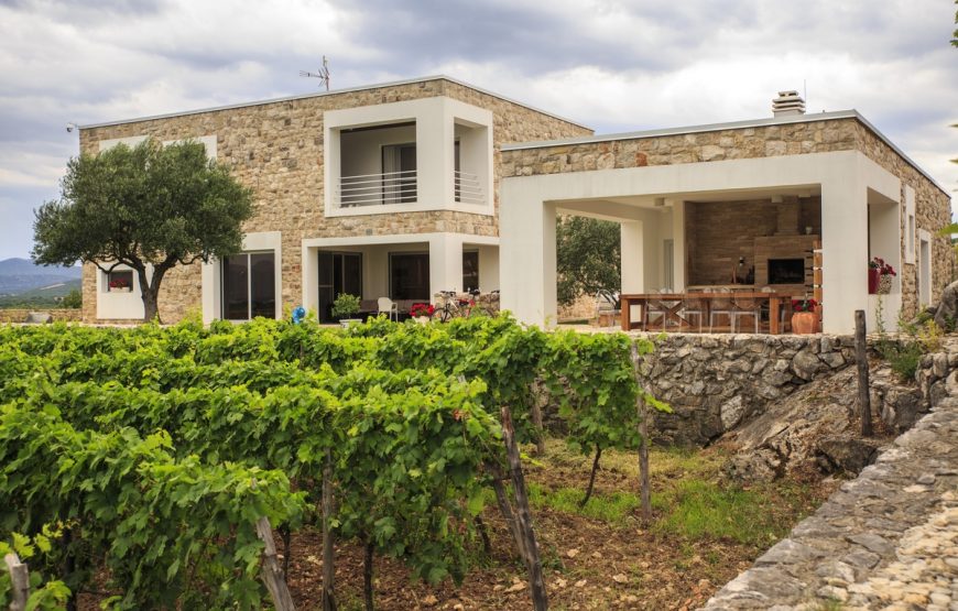 Makarska area Stone residence for rent