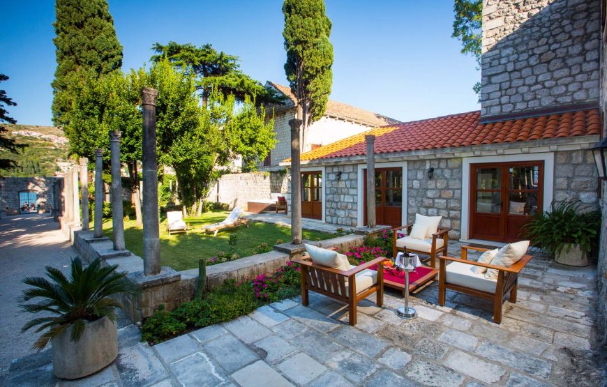 Croatia Dubrovnik Stone seafront residence for rent