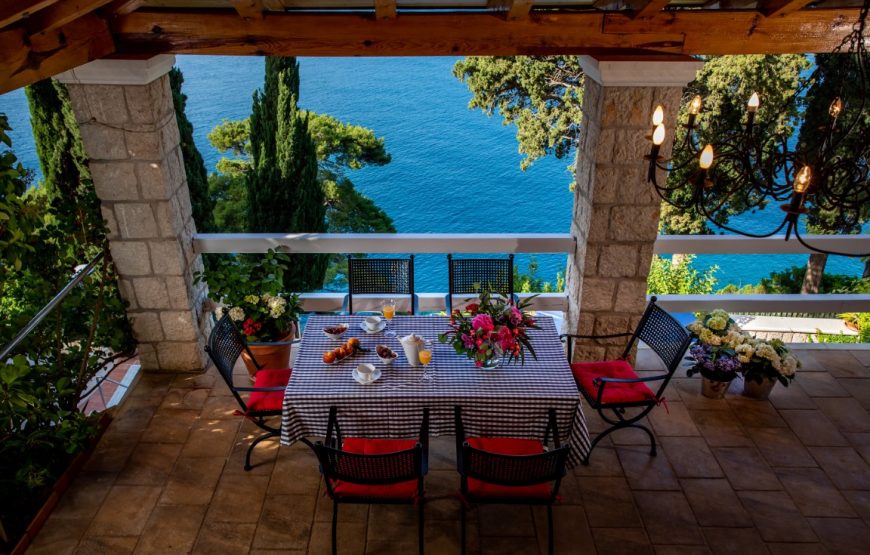 Croatia Dubrovnik Waterfront villa with pool for rent