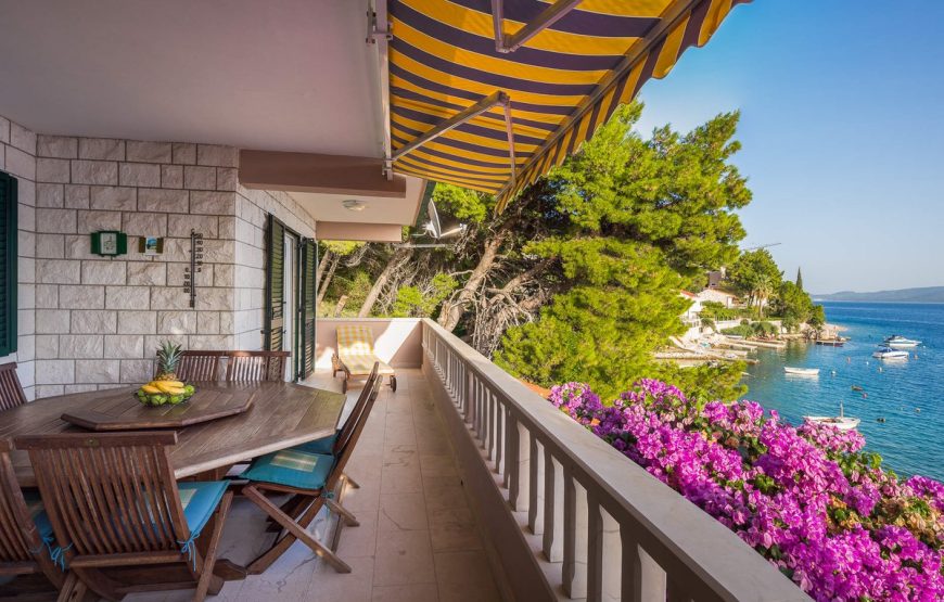 Croatia Omis area Seafront villa for rent