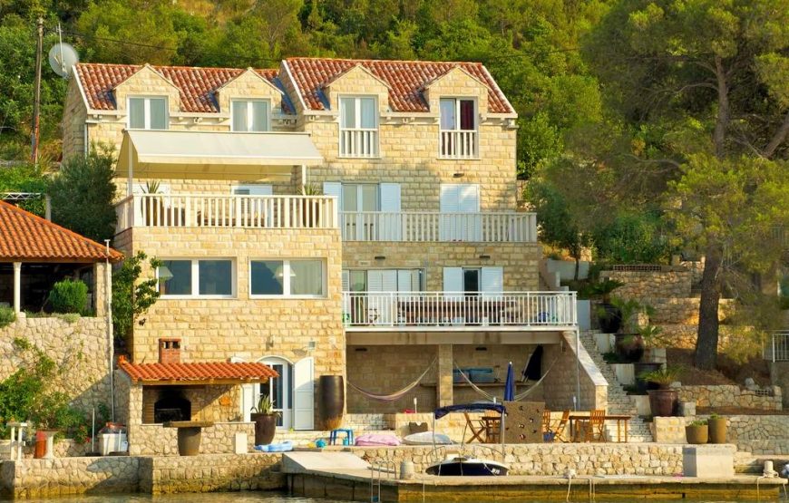 Croatia Dubrovnik Ston area Waterfront villa for rent