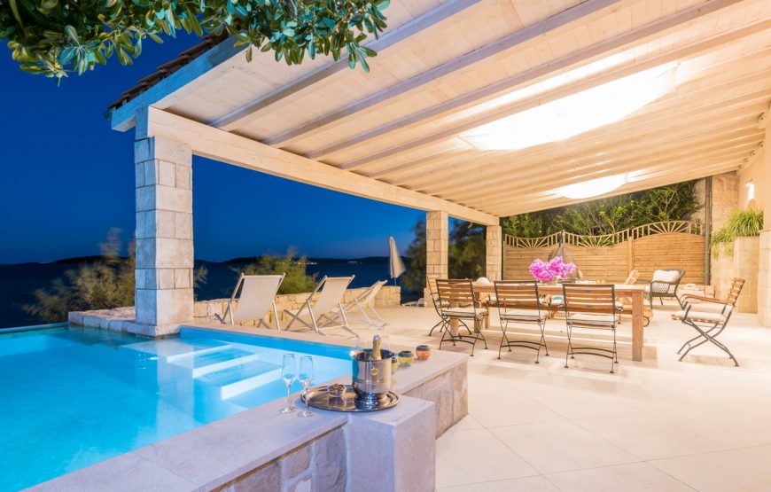 Croatia Peljesac peninsula Beachfront villa with pool
