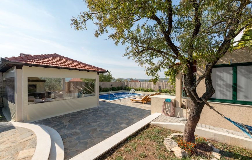 Croatia Split area stone villa for rent