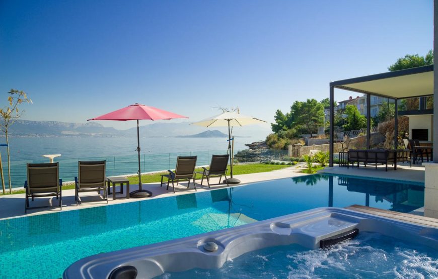 Croatia Trogir area Luxury beach villas for rent