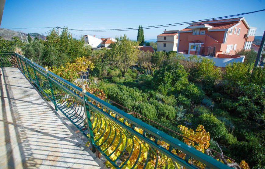 Croatia Trogir area Villa with garden for rent