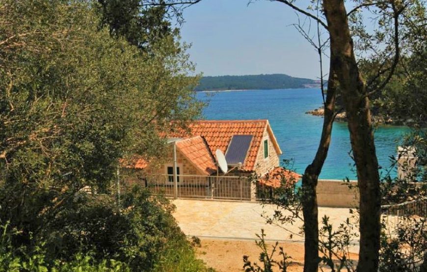 Croatia island Hvar Beachfront Stone House for rent