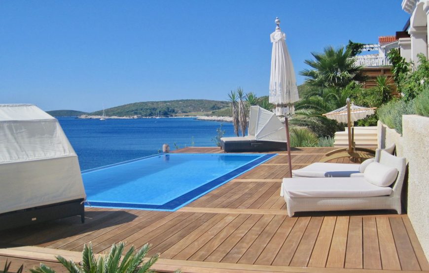 Croatia island Vis Milna Waterfront villa Sea Breeze with pool