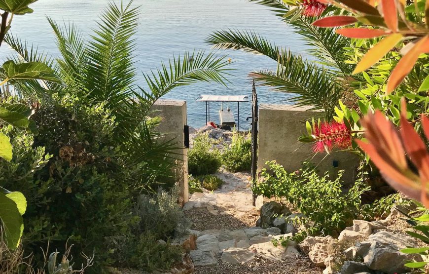 Croatia island Vis Milna Waterfront villa Sea Breeze with pool