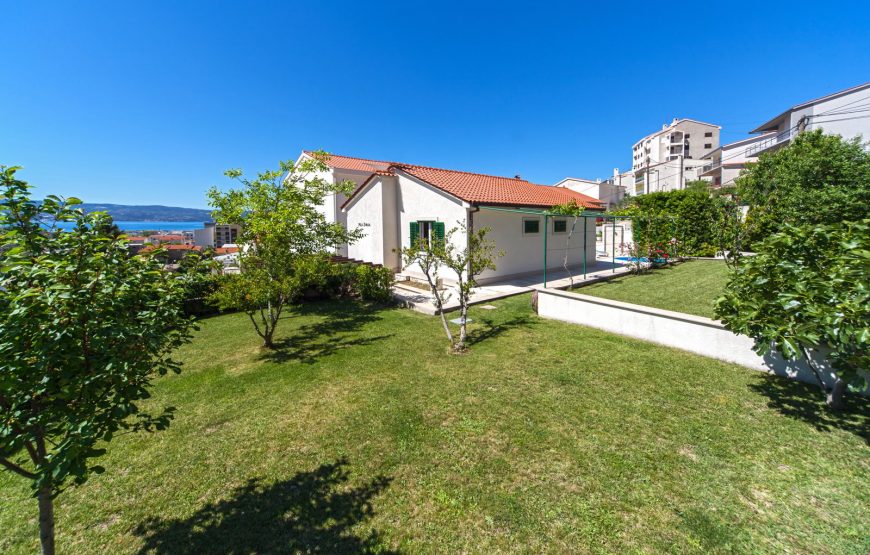 Croatia Split area villa with pool rent