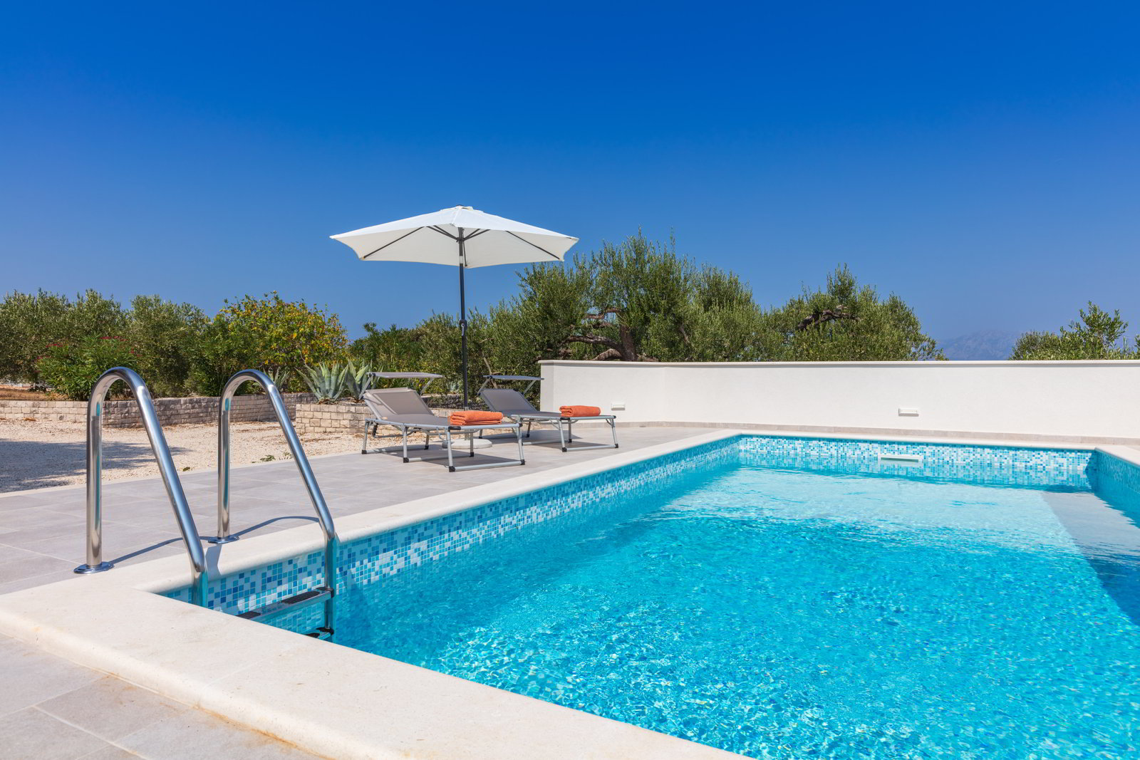 Croatia island Brac stone villa with pool rent Croatian Villas Rent