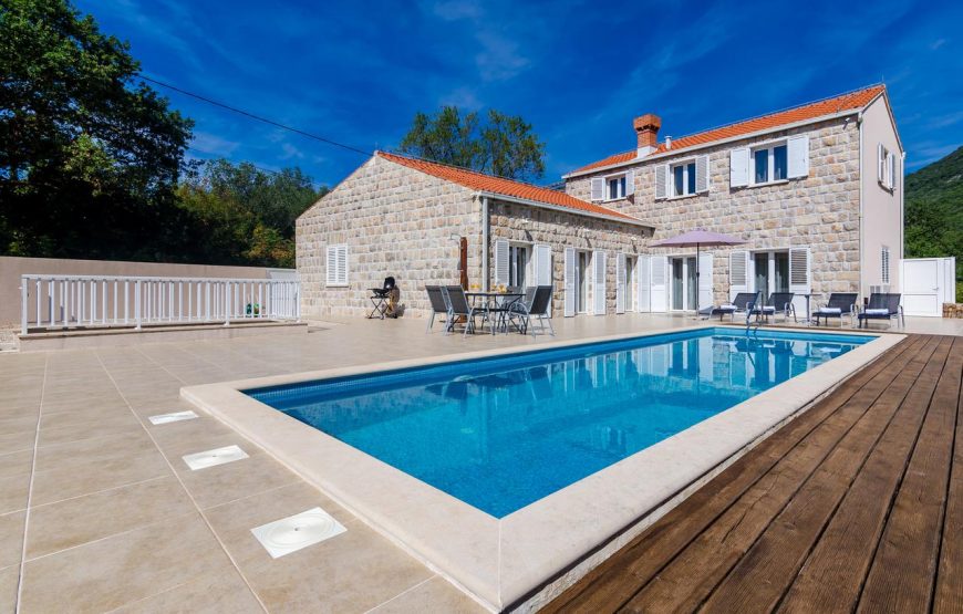 Croatia Cavtat area isolated Villa with pool for rent