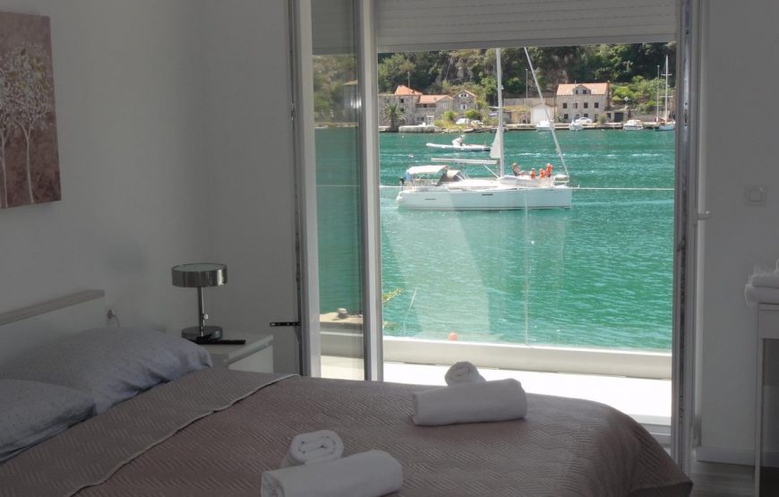 Croatia Dubrovnik Mokosica Waterfront villa for rent