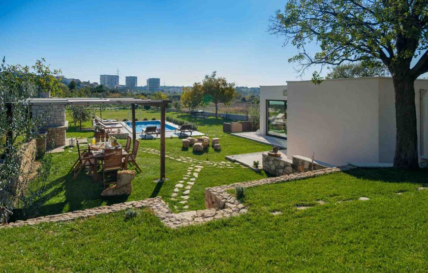 Croatia Split Luxury Pool Villa for rent