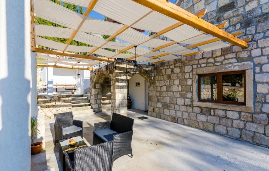 Croatia Cavtat area Stone villa with mountain views rent